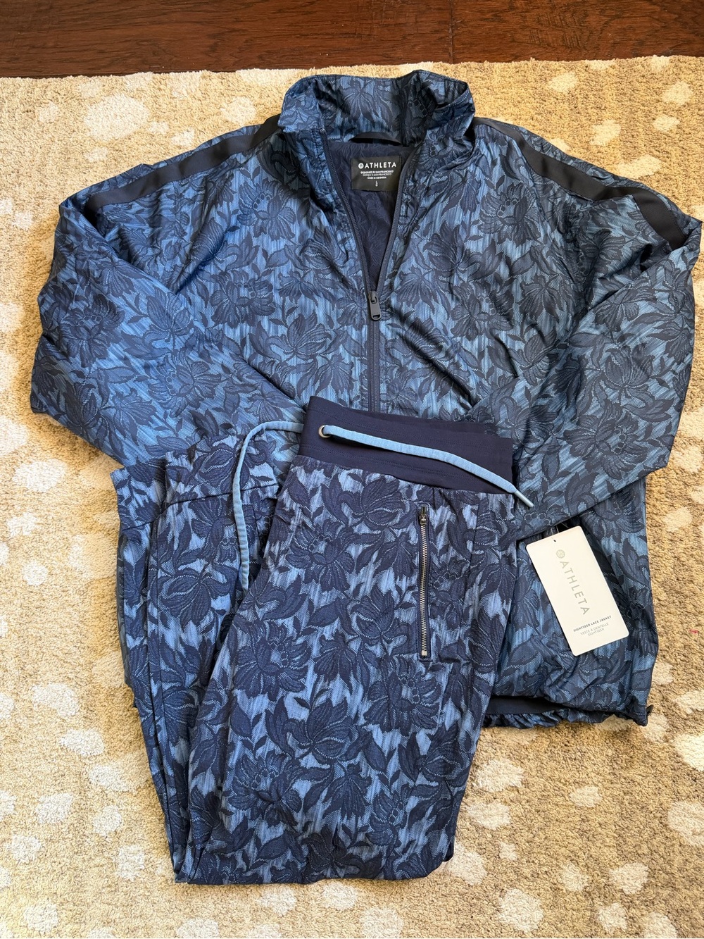 NWT 2pc Athleta Set- sightseer lace jacket L AND trekie north pant size 12